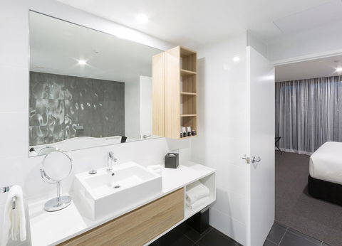 Avenue Hotel Canberra - Accommodation Asia 11