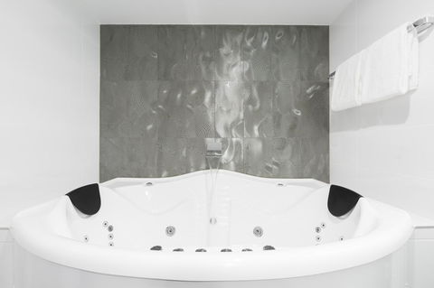 Avenue Hotel Canberra - Accommodation Asia 19