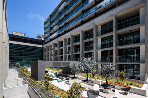 Avenue Hotel Canberra - Accommodation Asia 5