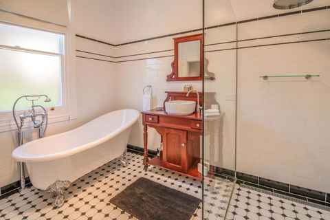 De Russie Boutique Hotel - Accommodation Asia 2