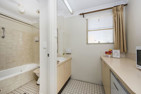 Soldiers Motel - Accommodation Asia 7