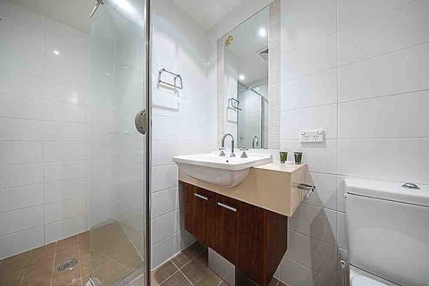 Spacious 1BR Stylish New Acton Apartment +Parking - Accommodation Asia 17