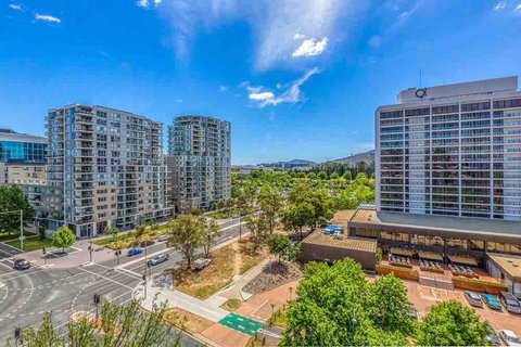 Spacious 1BR Stylish New Acton Apartment +Parking - Accommodation Asia 18