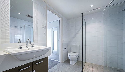 Spacious 1BR Stylish New Acton Apartment +Parking - Accommodation Asia 3