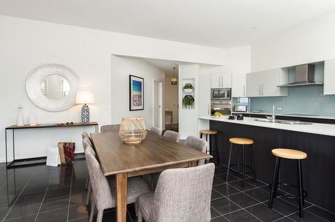 Mollymook Beachfront Penthouse 9 - Accommodation Asia 5