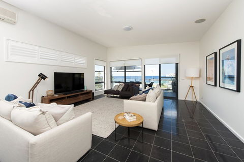 Mollymook Beachfront Penthouse 9 - Accommodation Asia 1