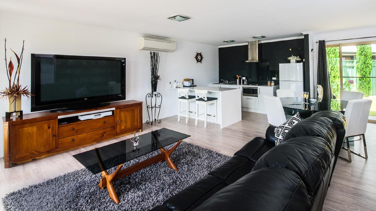  Accommodation Asia