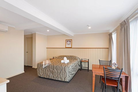 Heritage House Motel & Units - Accommodation Asia 3