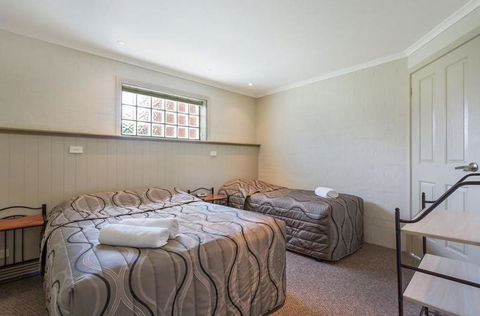 Heritage House Motel & Units - Accommodation Asia 19