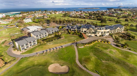 McCracken Country Club - Accommodation Asia 1