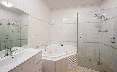 McCracken Country Club - Accommodation Asia 26