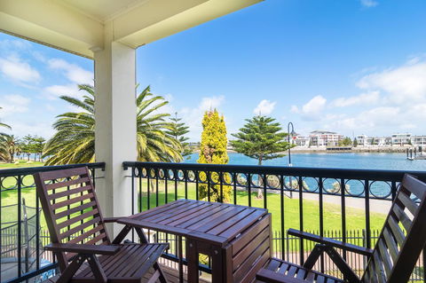 Port Adelaide Harbourside House - Accommodation Asia 7