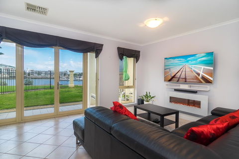 Port Adelaide Harbourside House - Accommodation Asia 2