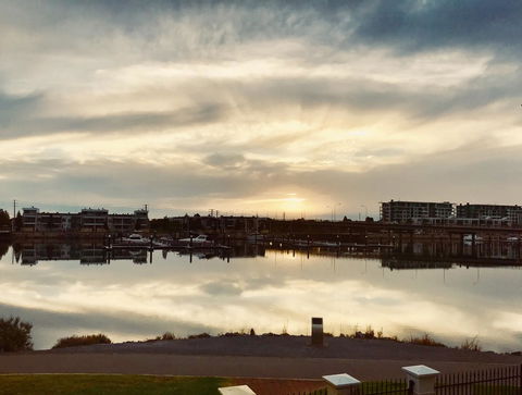 Port Adelaide Harbourside House - Accommodation Asia 1