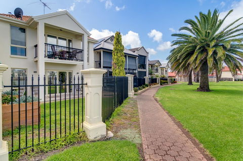 Port Adelaide Harbourside House - Accommodation Asia 0