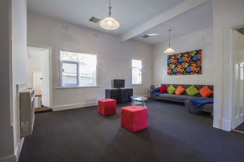 Cowan Street Bungalow - Accommodation China 6