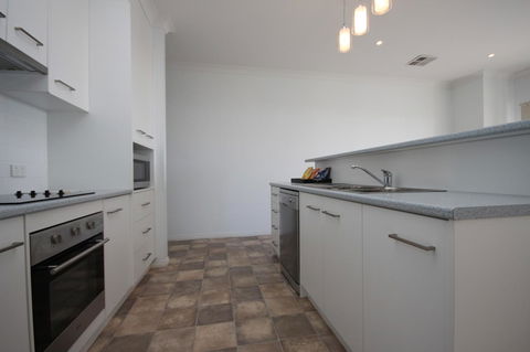 Wallaroo Marina Apartments - Accommodation Asia 24