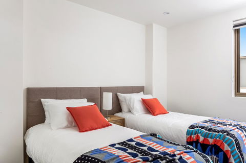 Bluewater Apartments - Accommodation Asia 1