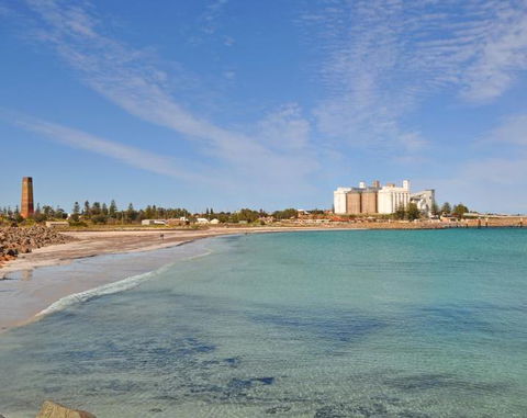 Wallaroo Marina Waterfront Luxe Apartment - Accommodation Guide 3
