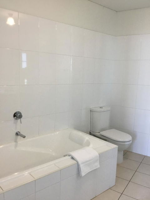 Wallaroo Marina Waterfront Luxe Apartment - Accommodation Guide 19
