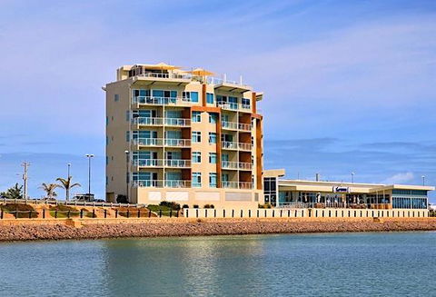 Wallaroo Marina Waterfront Luxe Apartment - Accommodation Guide 24