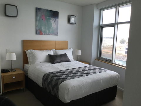 Wallaroo Marina Waterfront Luxe Apartment - Accommodation Guide 14