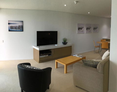 Wallaroo Marina Waterfront Luxe Apartment - Accommodation Guide 6