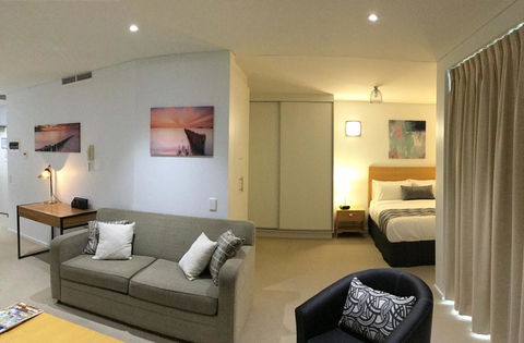 Wallaroo Marina Waterfront Luxe Apartment - Accommodation Guide 8