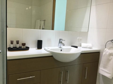 Wallaroo Marina Waterfront Luxe Apartment - Accommodation Guide 18