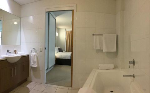 Wallaroo Marina Waterfront Luxe Apartment - Accommodation Guide 16