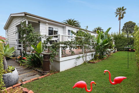Ainslie Roberts Drive Retreat - Accommodation Asia 7