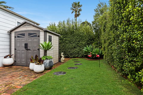 Ainslie Roberts Drive Retreat - Accommodation Asia 11