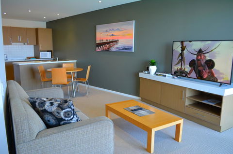 Wallaroo Marina Luxury Apartment - Accommodation Asia 9
