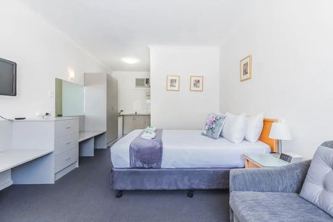Hi 5 Glenelg Studio Apartment - Accommodation Asia 2