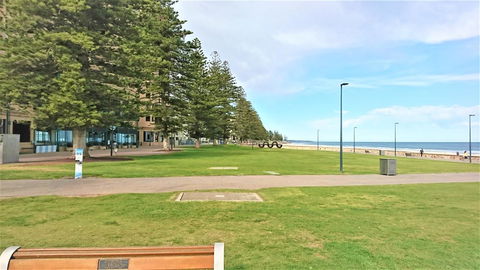 Hi 5 Glenelg Studio Apartment - Accommodation Asia 25