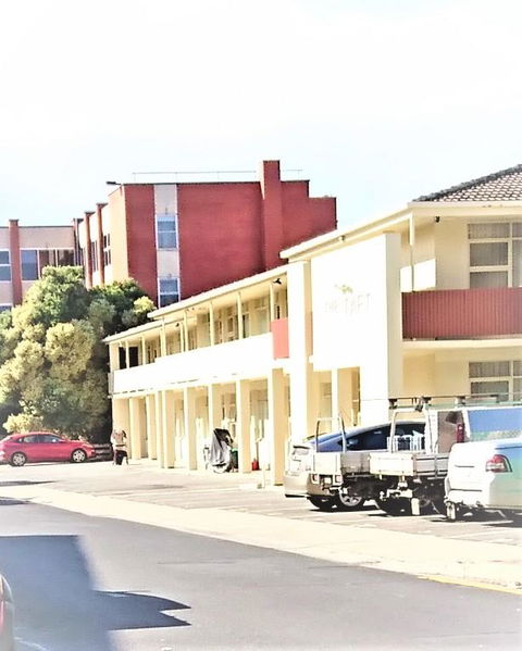Hi 5 Glenelg Studio Apartment - Accommodation Asia 17