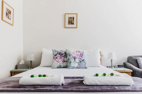 Hi 5 Glenelg Studio Apartment - Accommodation Asia 1