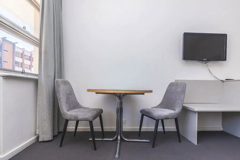 Hi 5 Glenelg Studio Apartment - Accommodation Asia 4