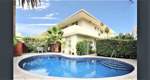 Hi 5 Glenelg Studio Apartment - Accommodation Asia 0