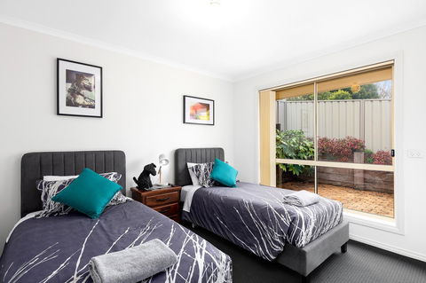 Maggie\'s Place - Accommodation Asia 6