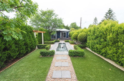 S T U D I O 22 Peaceful Retreat With Garden Views - Accommodation Asia 5