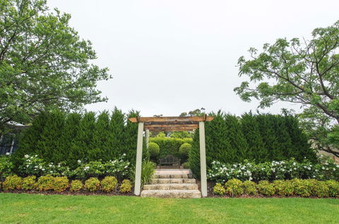 S T U D I O 22 Peaceful Retreat With Garden Views - Accommodation Asia 10