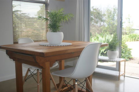 S T U D I O 22 Peaceful Retreat With Garden Views - Accommodation Asia 9