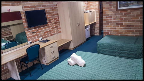 Windsor Terrace Motel - Accommodation Asia 4