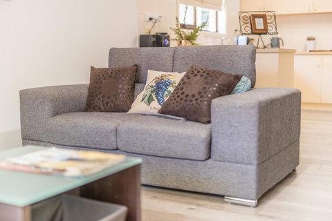 Tanunda\'s Magpie House - Accommodation Asia 0