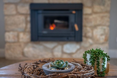 Lucy's Cottage - Accommodation Guide 1