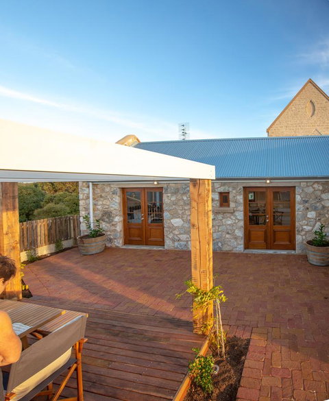 Lucy's Cottage - Accommodation Guide 21