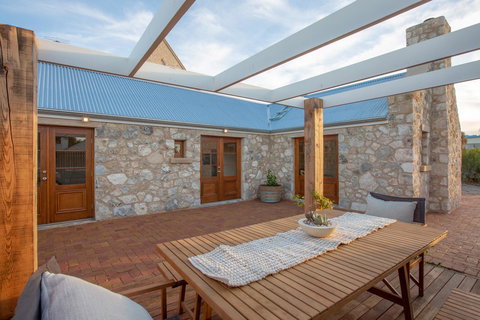 Lucy's Cottage - Accommodation Guide 18