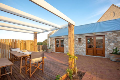 Lucy's Cottage - Accommodation Guide 19