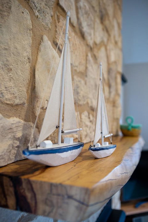 Lucy's Cottage - Accommodation Guide 13